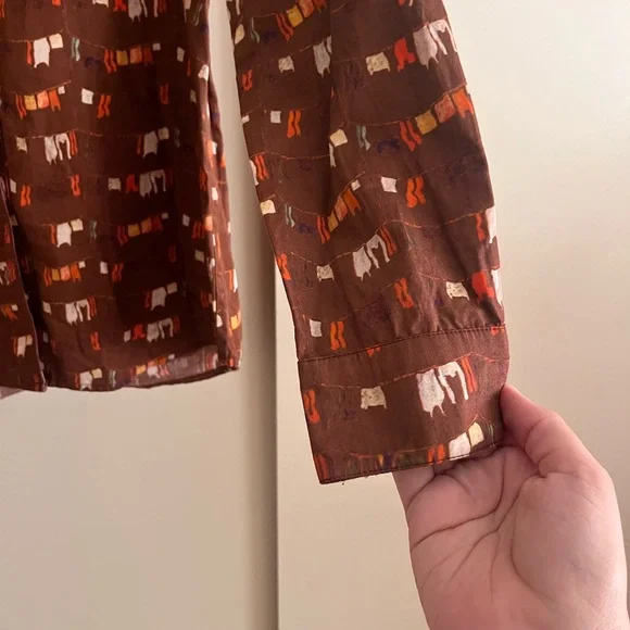 Samantha Pleet Button Down with Clothes Line Graphic size Small - Picture 3 of 4